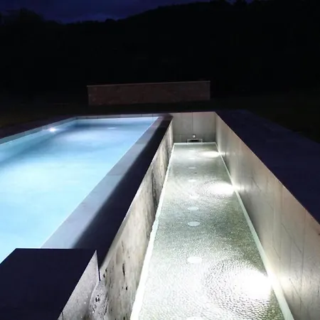 Mit Privatem Und Beheiztem Pool By Interhome *