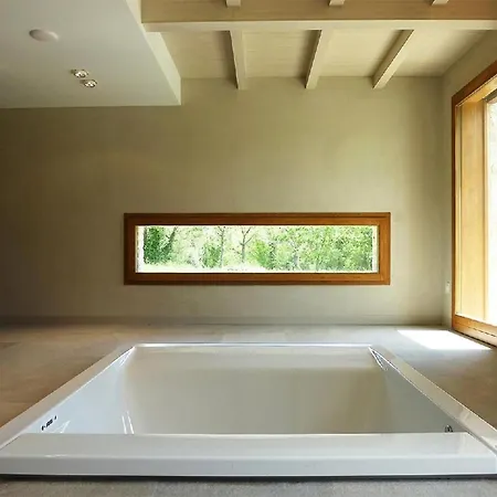 Mit Privatem Und Beheiztem Pool By Interhome