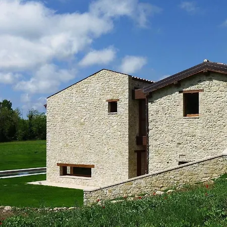 Mit Privatem Und Beheiztem Pool By Interhome