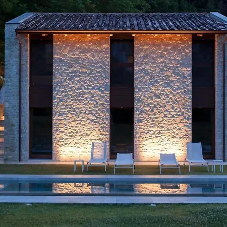 Mit Privatem Und Beheiztem Pool By Interhome *