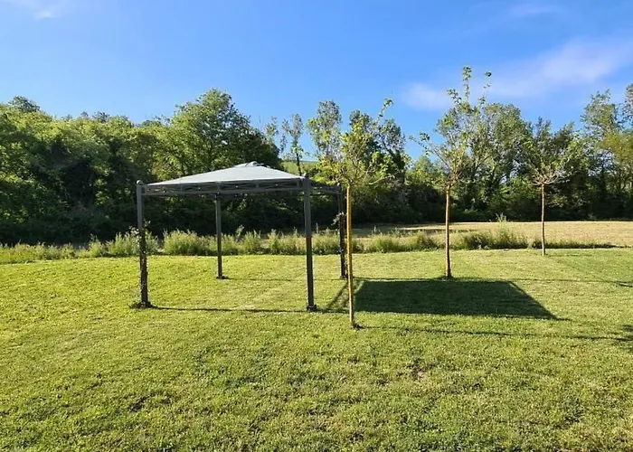 Mit Privatem Und Beheiztem Pool By Interhome 新维南佐